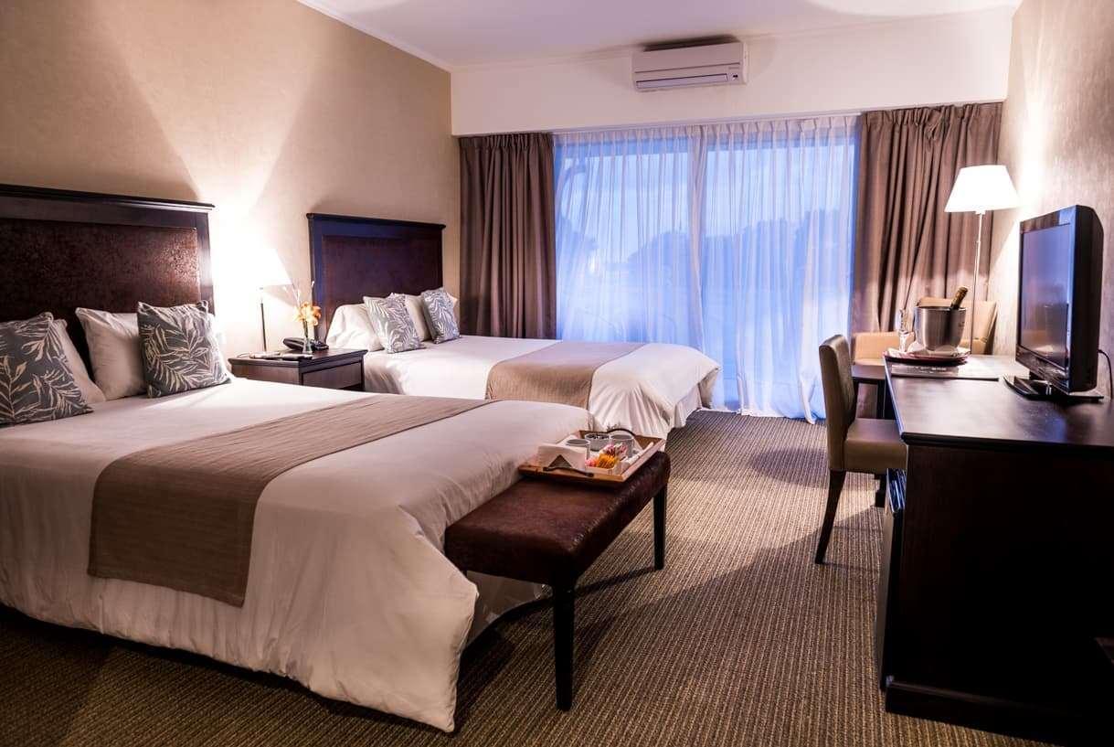 Howard Johnson & Convention Center Madariaga - Hotel