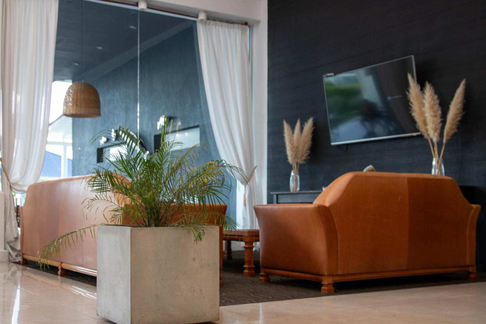 Howard Johnson & Convention Center Madariaga - Hotel