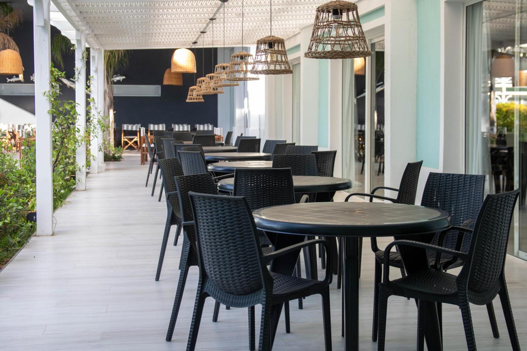 Howard Johnson & Convention Center Madariaga - Hotel