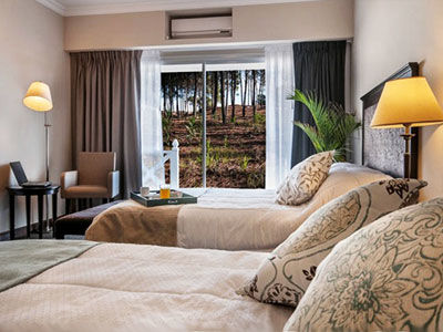 Howard Johnson & Convention Center Madariaga - Hotel